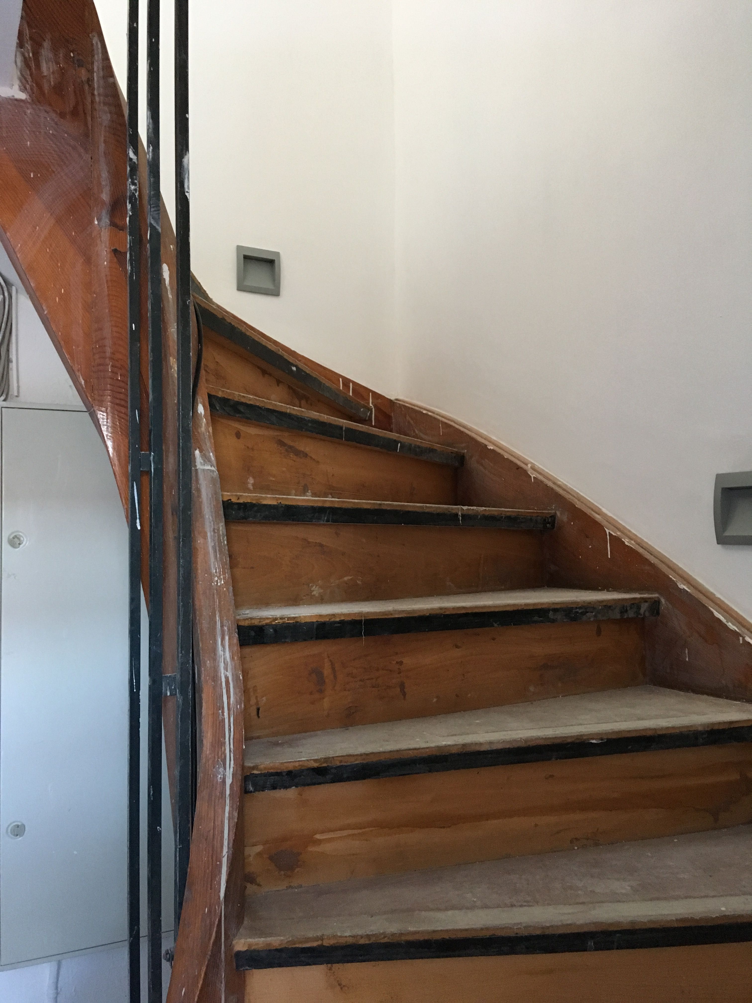 Holztreppe renovieren schleifen Stuttgart