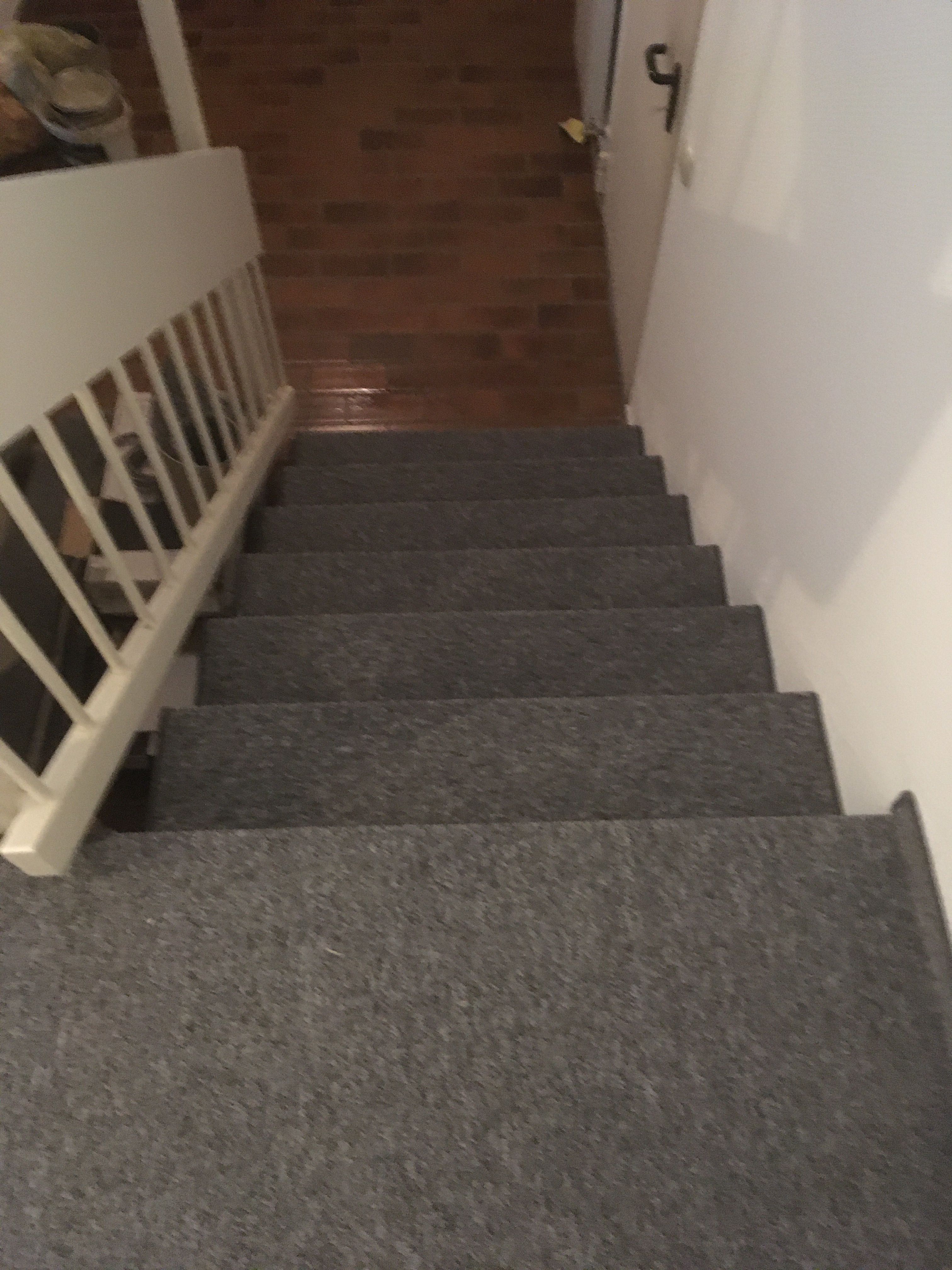 Treppenpodest Teppichboden Sockel Kettelleiste