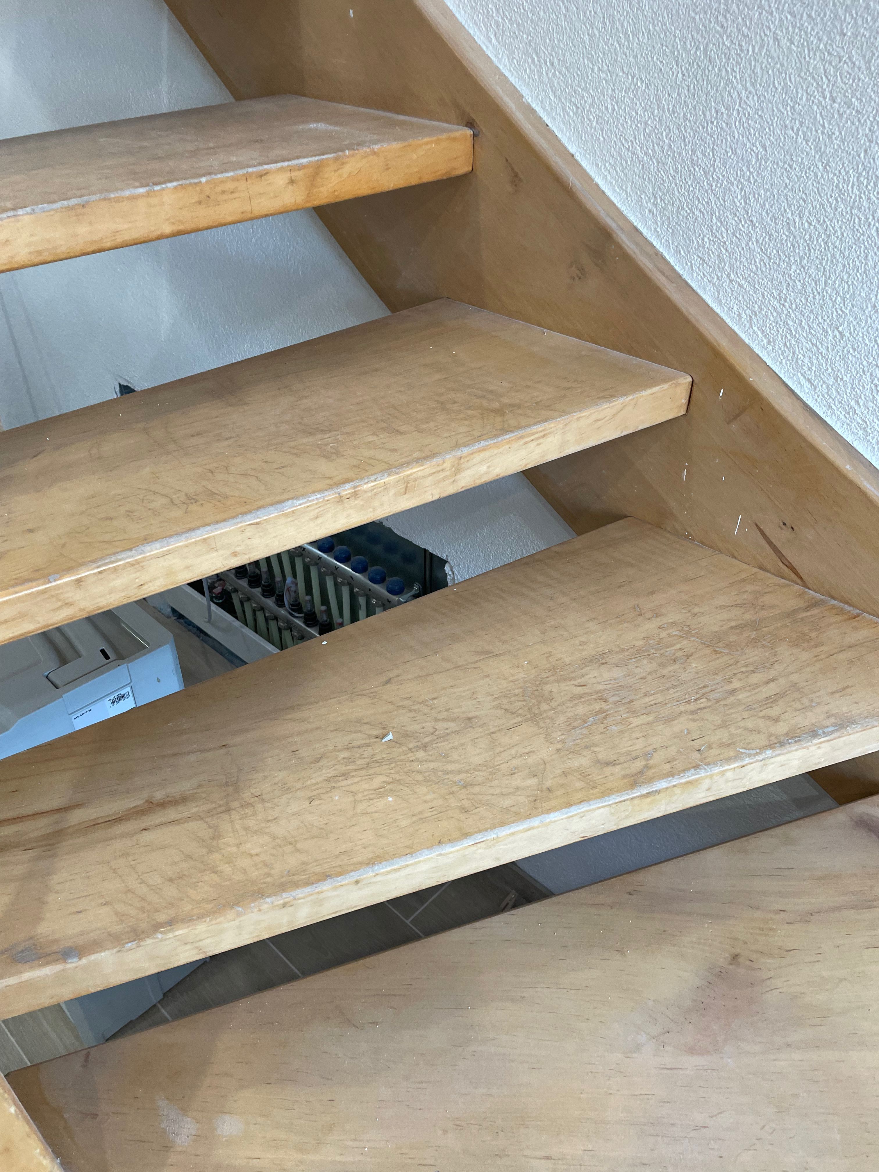 Holztreppe renovieren schleifen Nürtingen